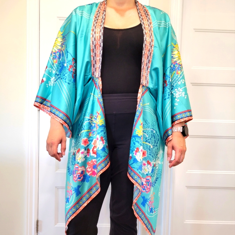 FLYING TOMATO Kimono